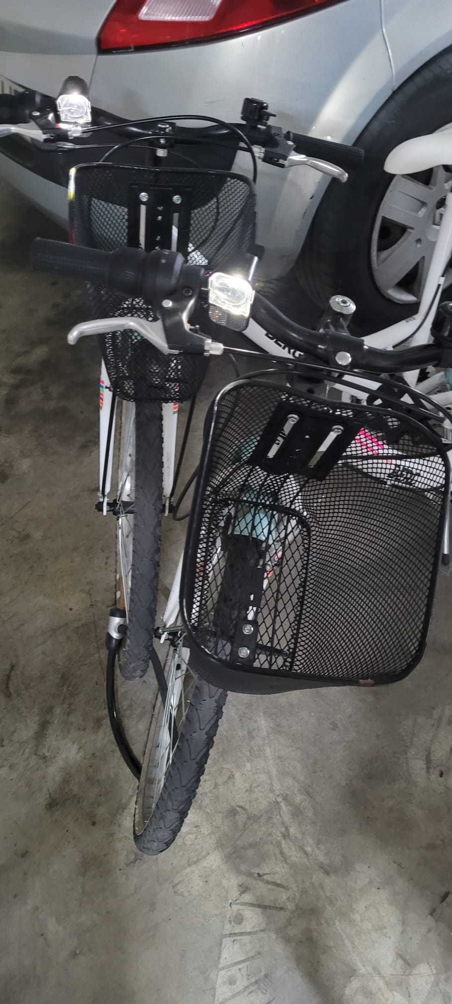 Bicicleta 22" c/ Cesto - Ótimo estado