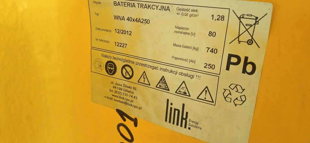 Wózek platformowy WNA 1302 z prostownikiem do ładowania