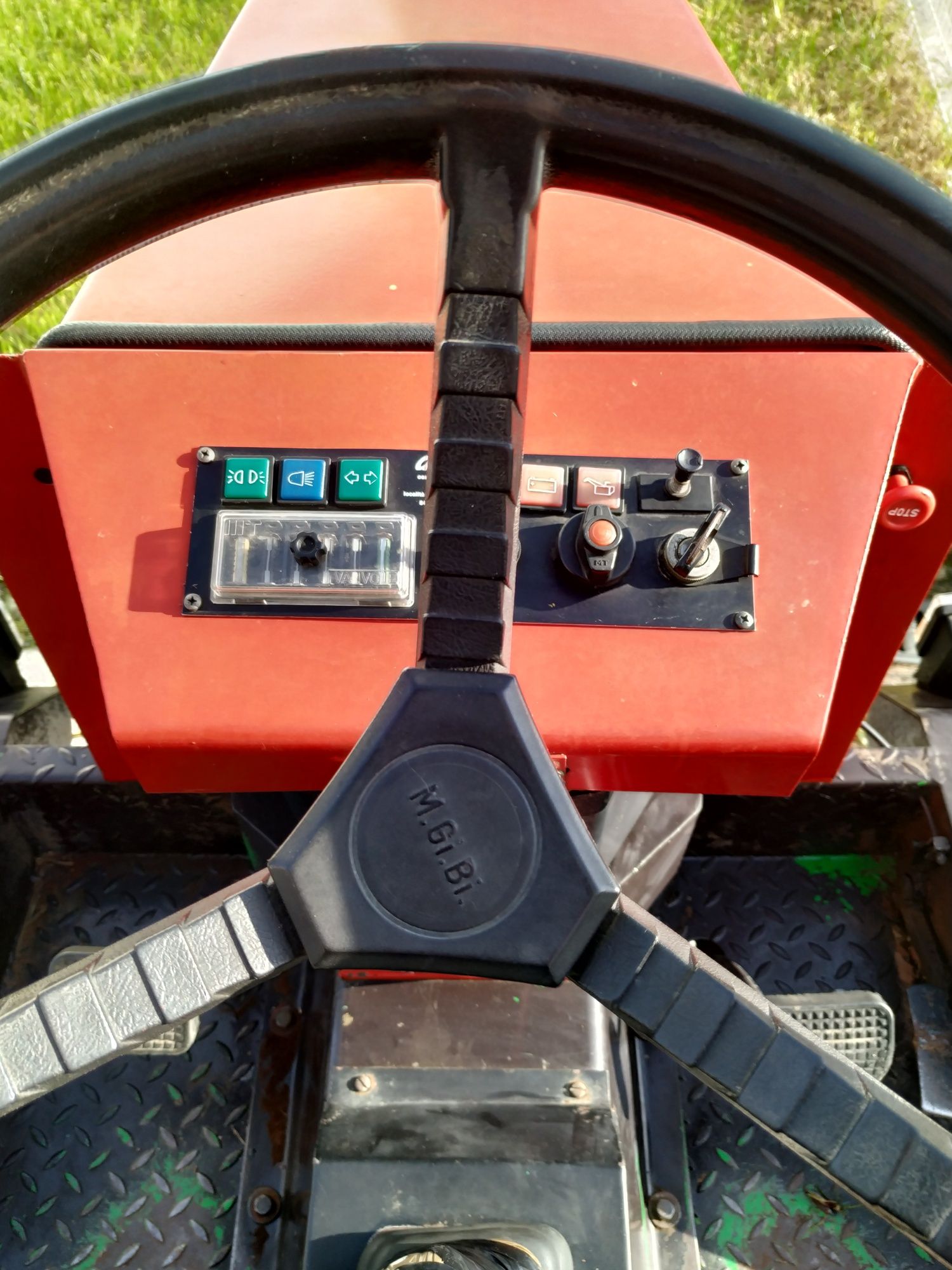 Trator carro Futura 4×4