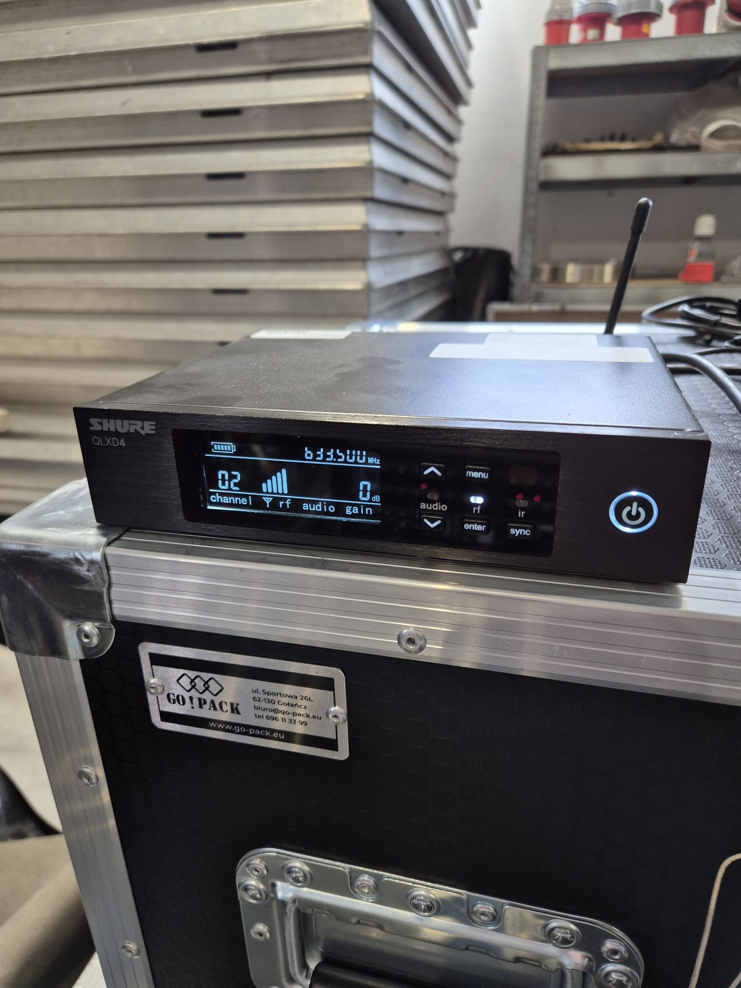 Mikrofon bezprzewodowy QLXD  sm58 beta  630-690MHz made in china