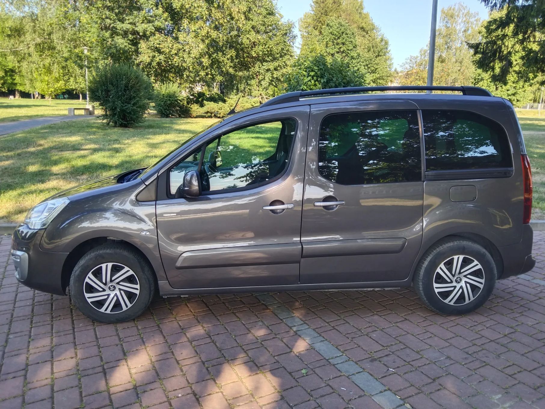 Peugeot Partner Peugeot Partner Tepee STYLE 1.2 benzyna