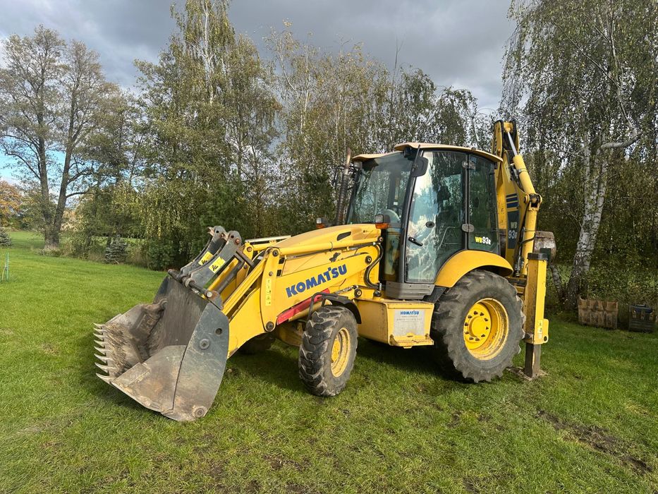 KOMATSU  WB93R 2600mth!