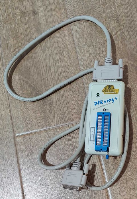 Programador PIC Elnec PIKprog+