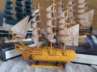 Сувенир Корабль - парусник готовый 30 см разные цвета и размеры