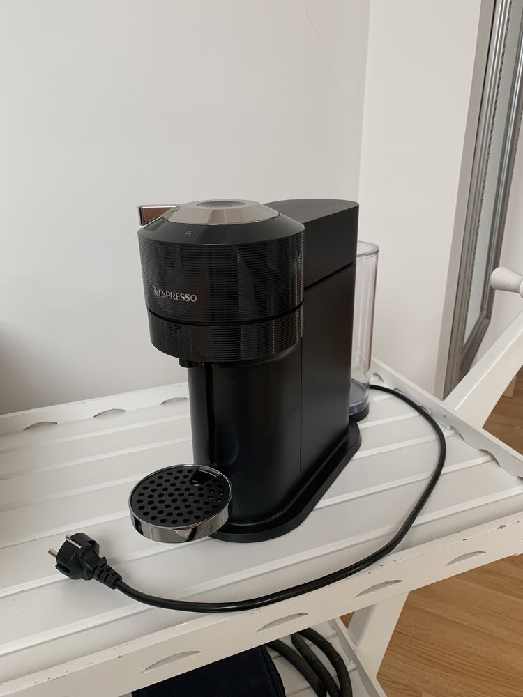 Máquina Nespresso Vertuo Next Premium