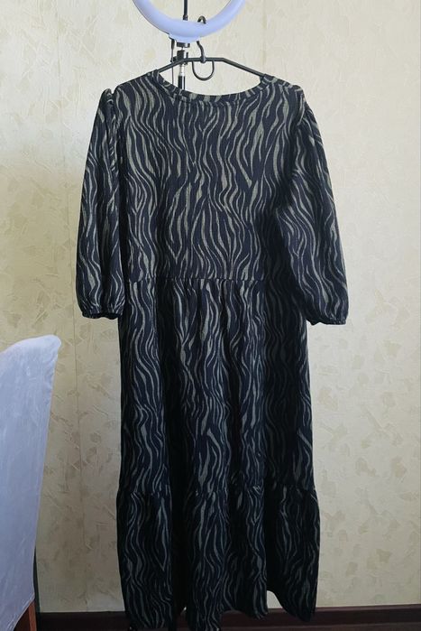 Красивое платье с принтом F&F