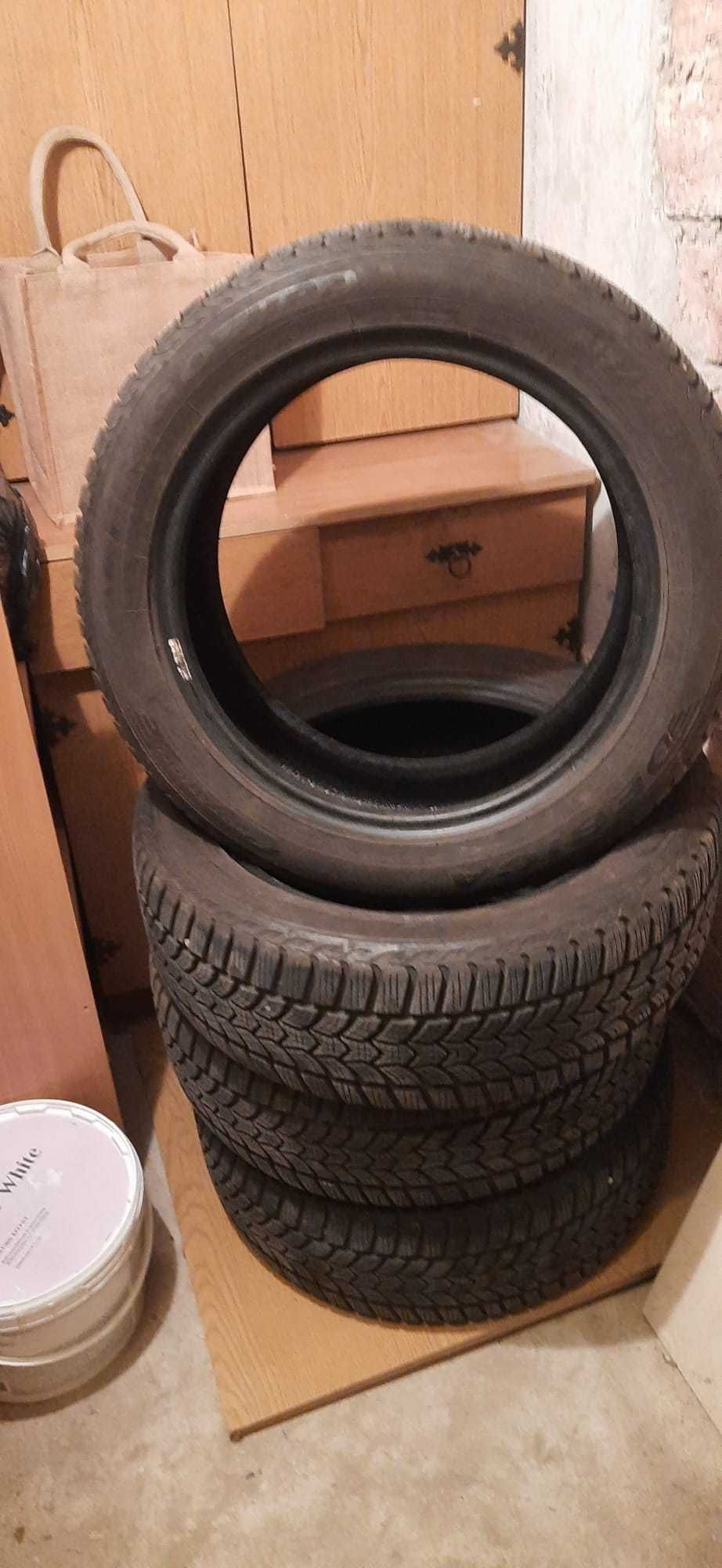 Sprzedam 2 komplety opon letnie i zimowe 215/55/R17