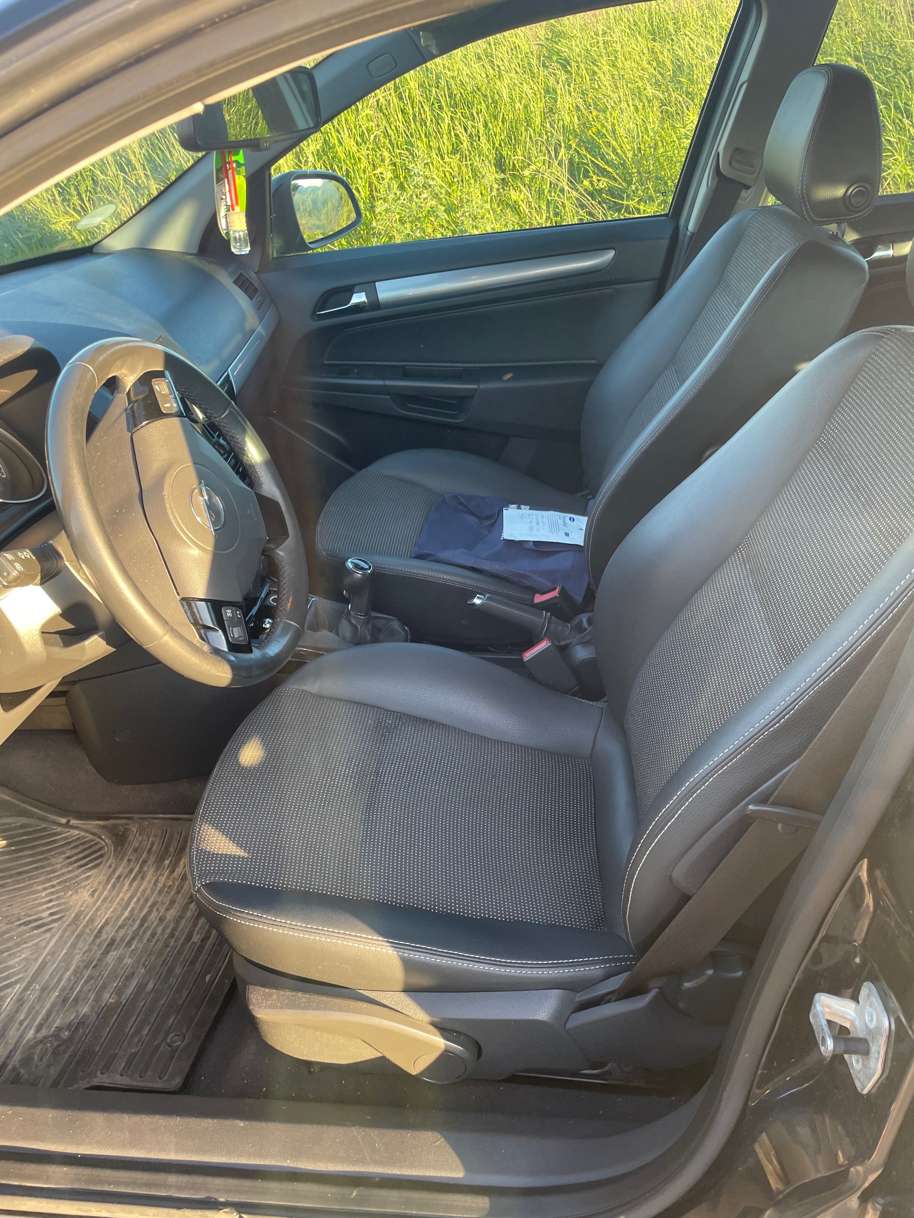 Opel Astra універсал