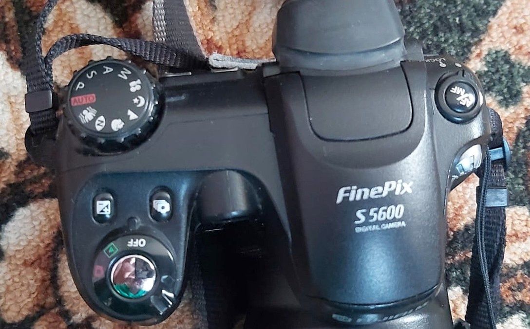 Цифровой фотоаппарат Fujifilm FinePix S 5600