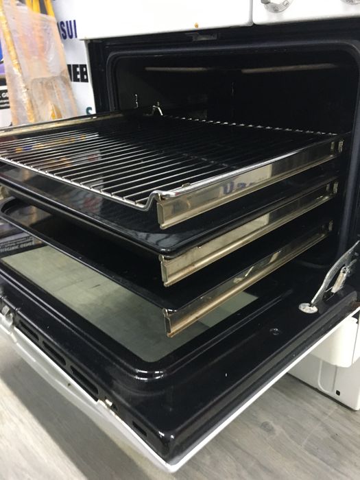 Електрична плита Electrolux з 2 духовками електроплитка не індукція