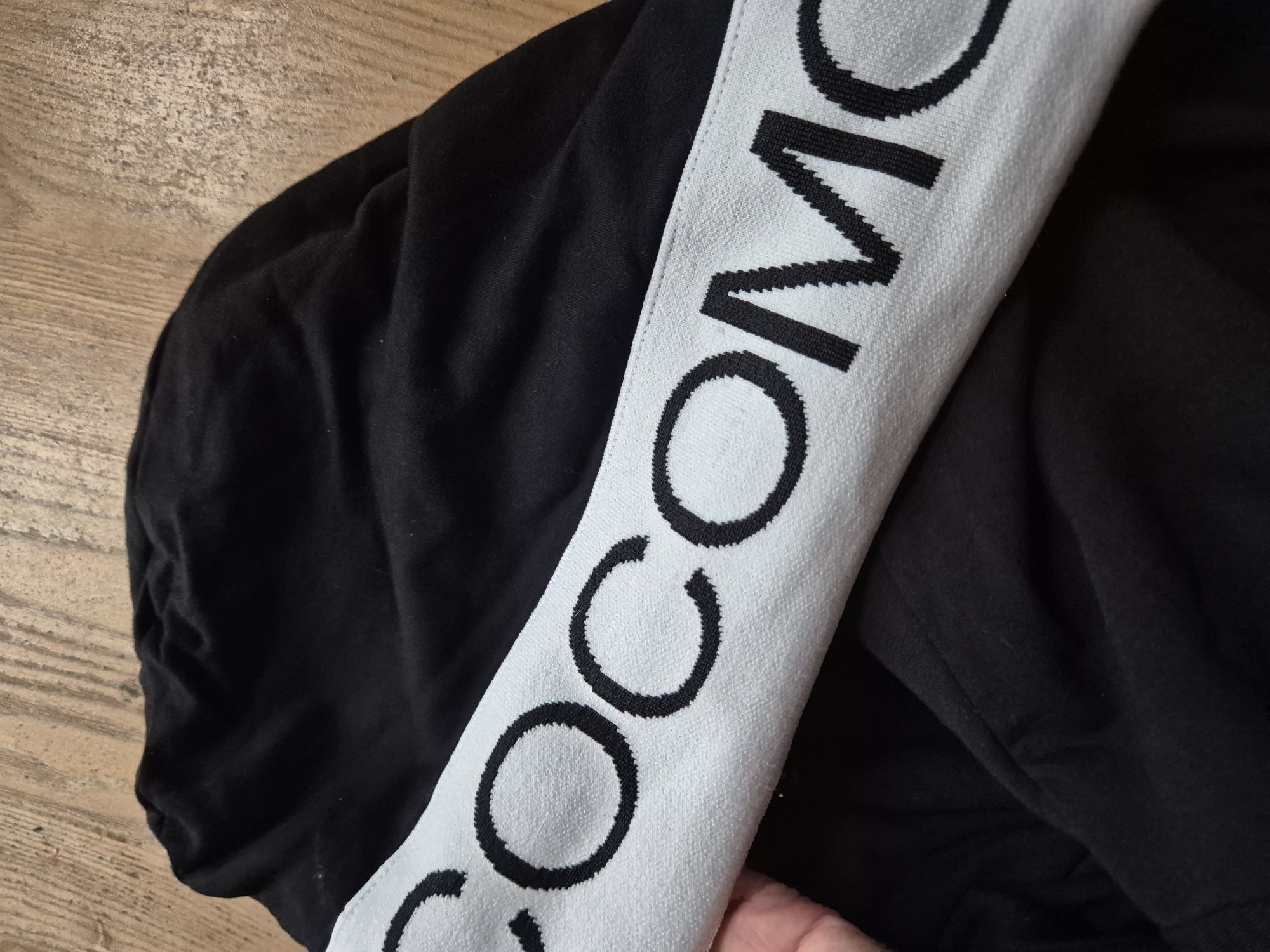 Czarna sukienka z kapturem Cocomore,r. L-XXL