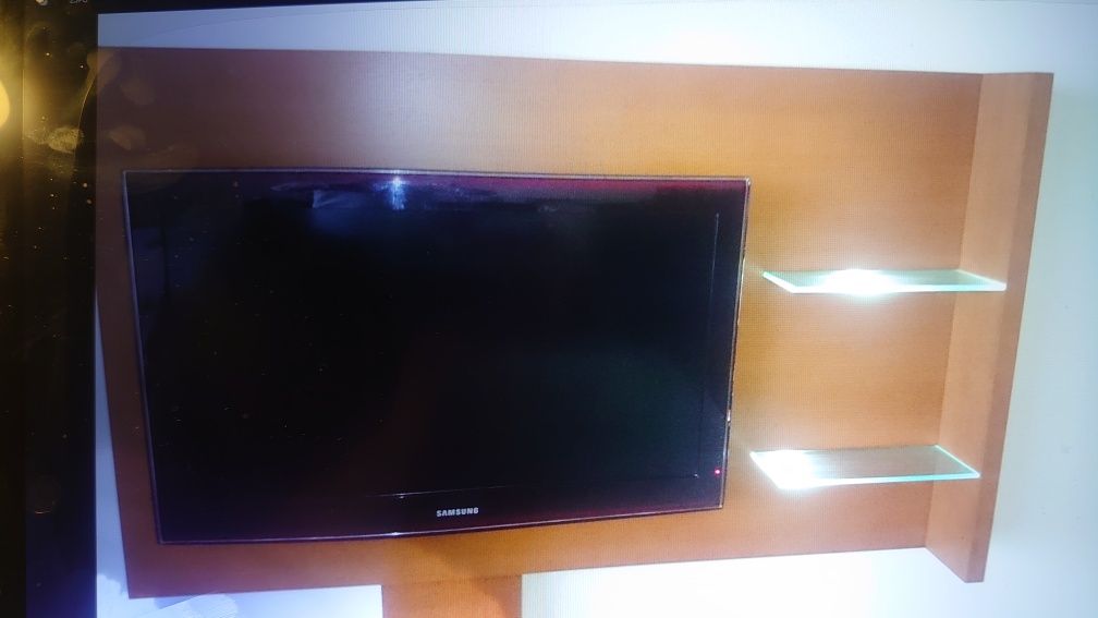 Panel ścienny pod telewizor