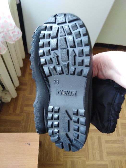 Зимові чобітки нові 24см.