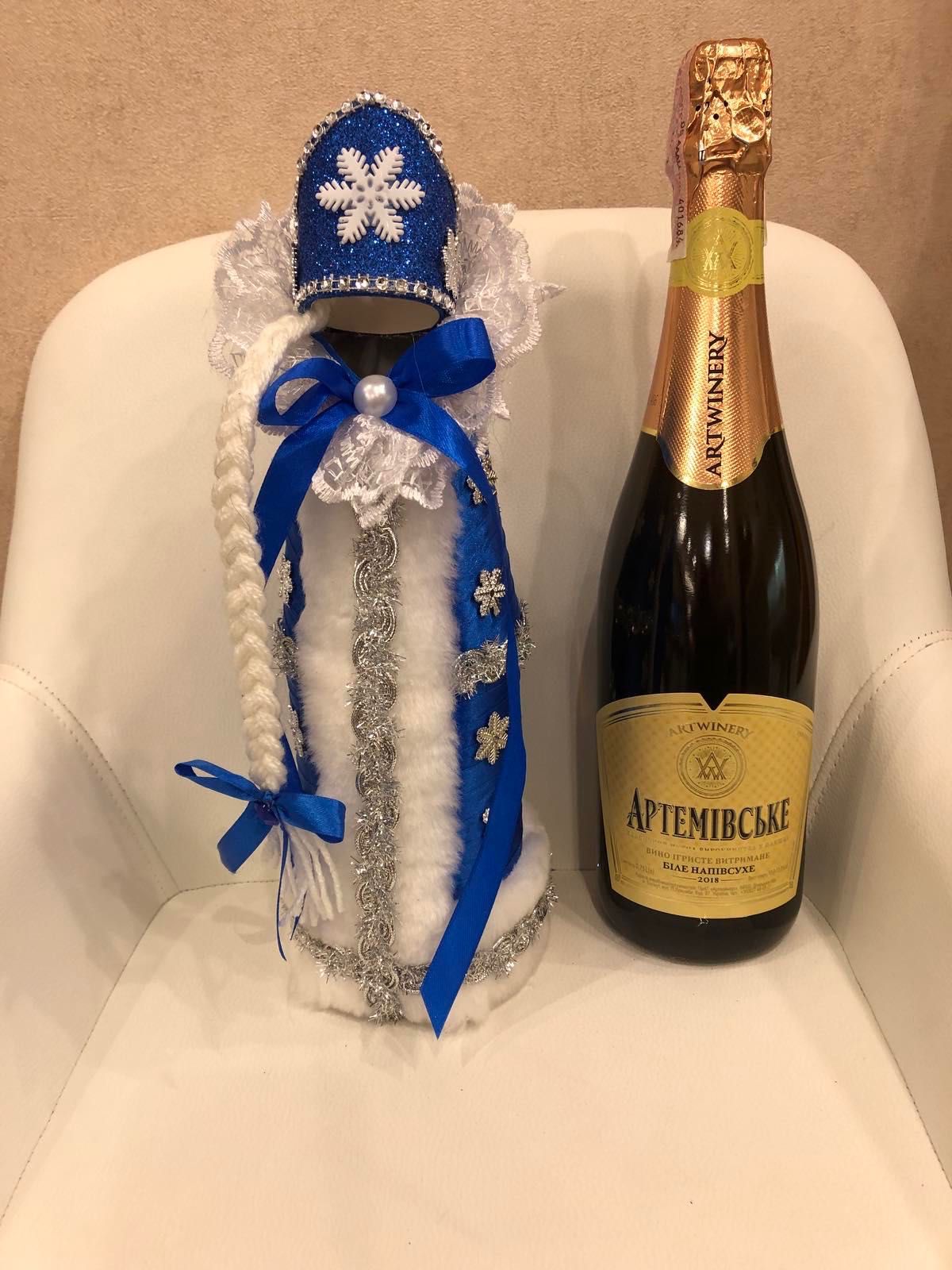 Новогодние поделки-одежда для шампанского