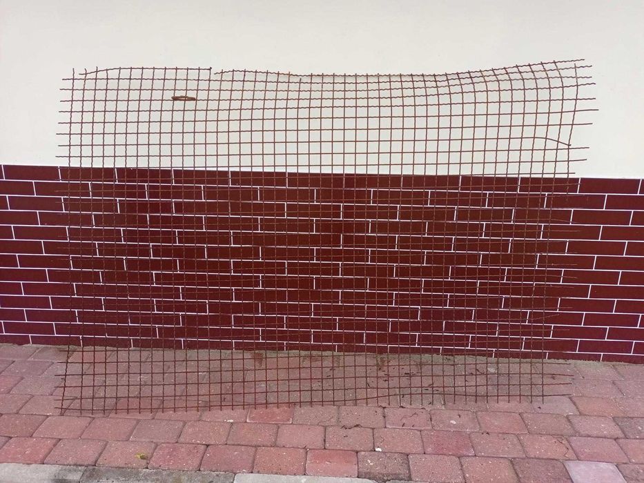 Siatka ogrodzeniowa karbowana wymiary: 137x205 cm cena 20 zł