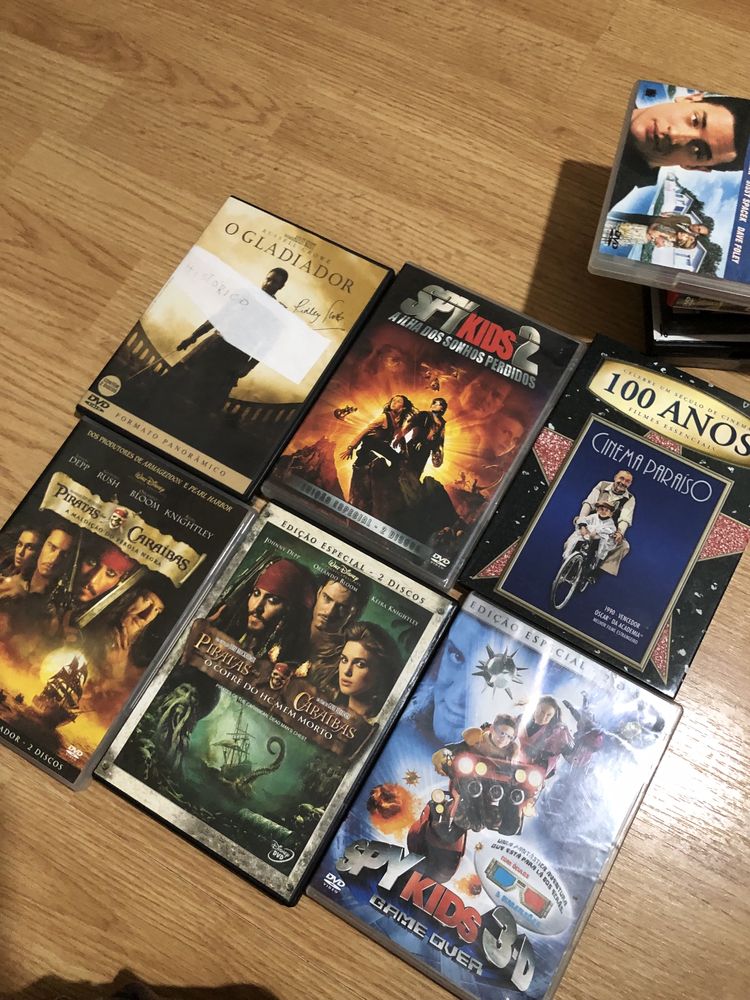 DVDs variados e novos