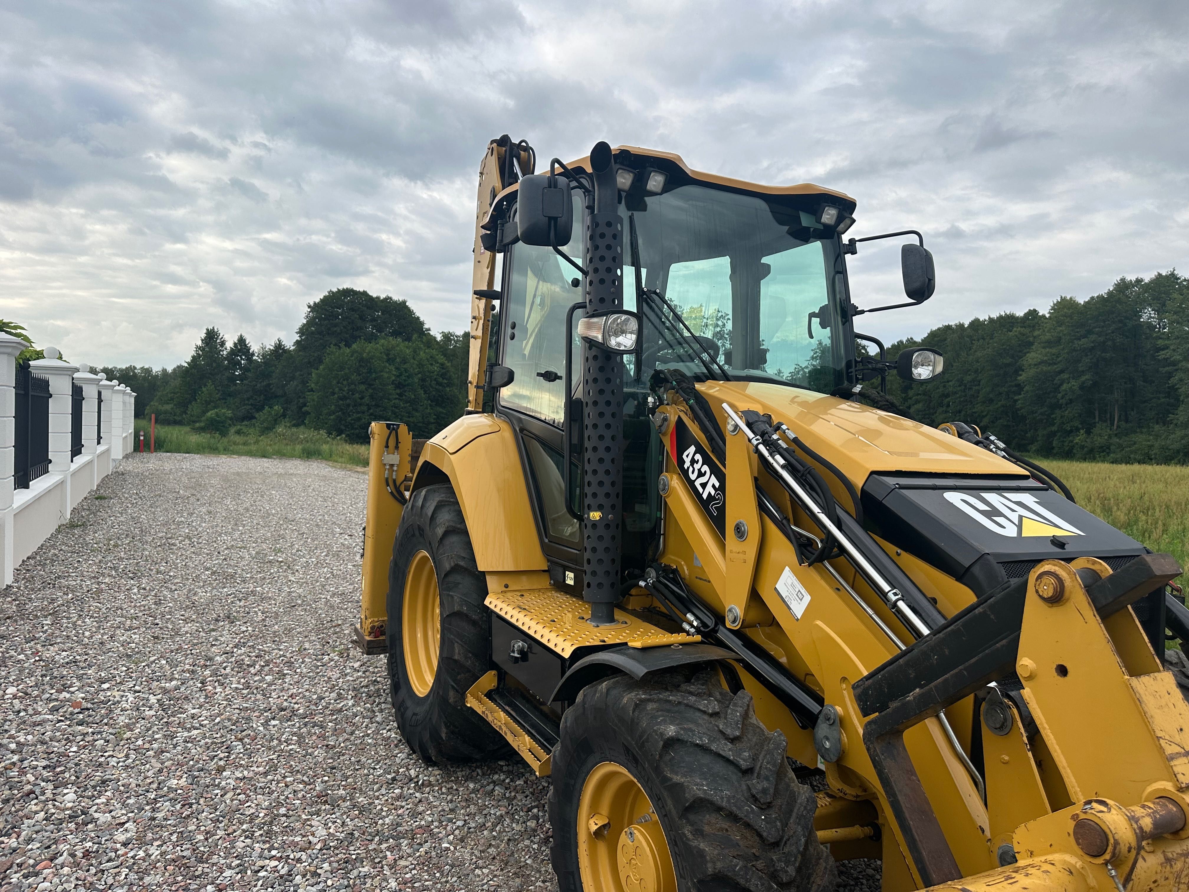Koparko - ladowarka cat 432f2 w oryginale nic nie malowane 4900mth