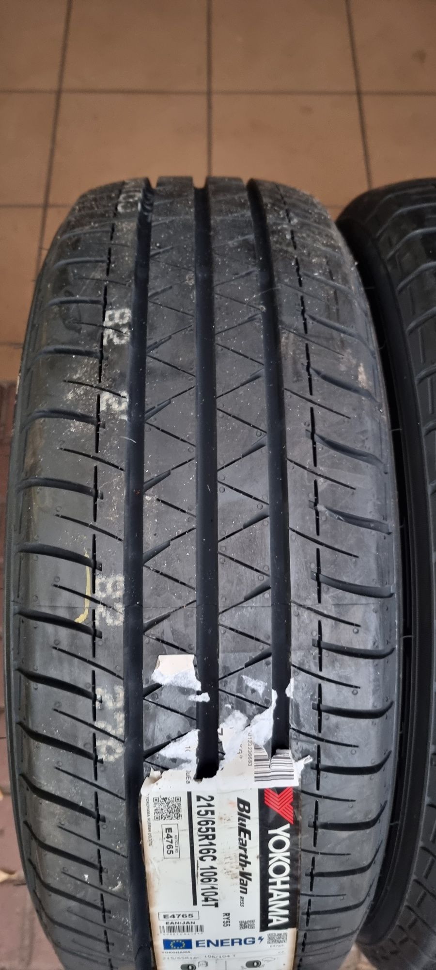 215/65r16c yokohama nowe 4sztuki