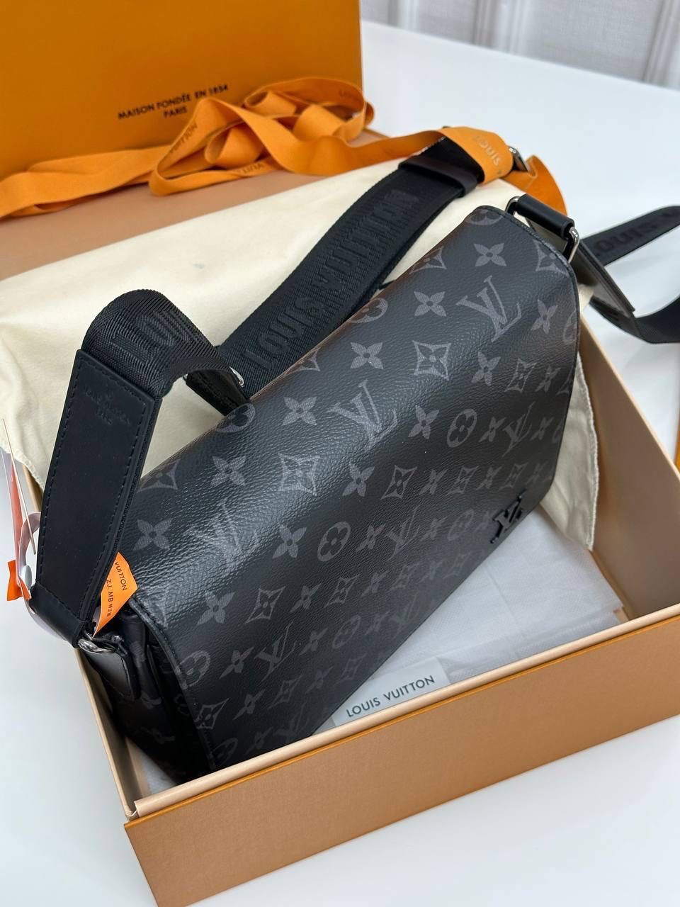 Чоловіча сумка ЛВ Луї Вітон Louis Vuitton слінг шкіряна