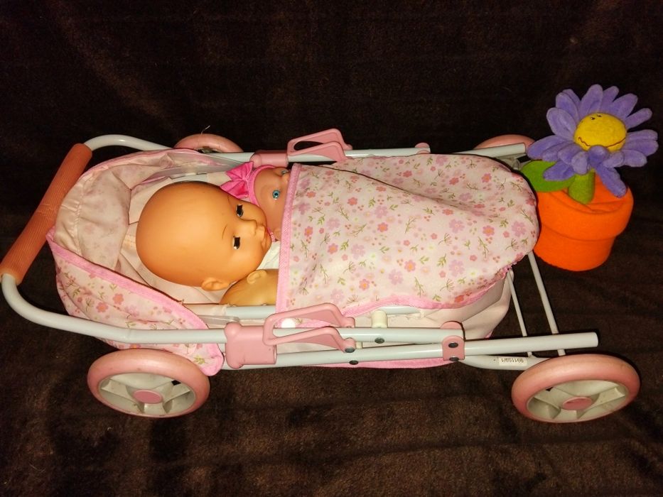 Коляска + 3 пупса