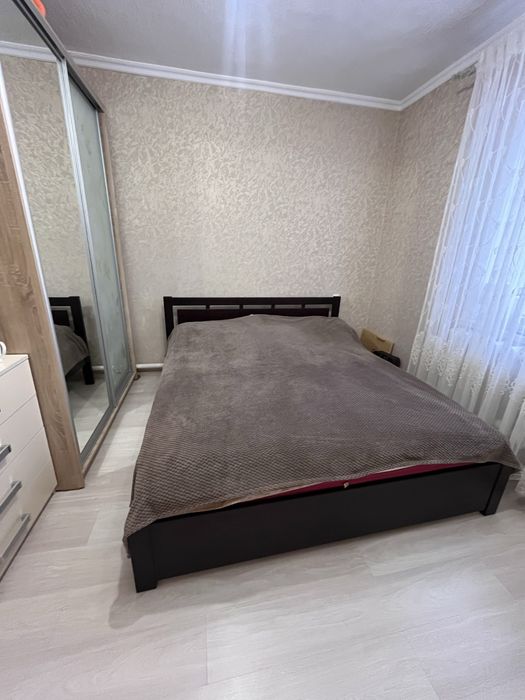 Продам хорошую кровать с матрасом