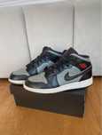 Air Jordan 1 Mid Shadow Red