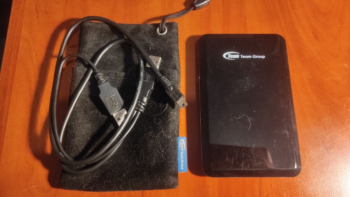 Зовнішній жорсткий диск HDD USB 2.0 внешний жесткий Team Group 320GB