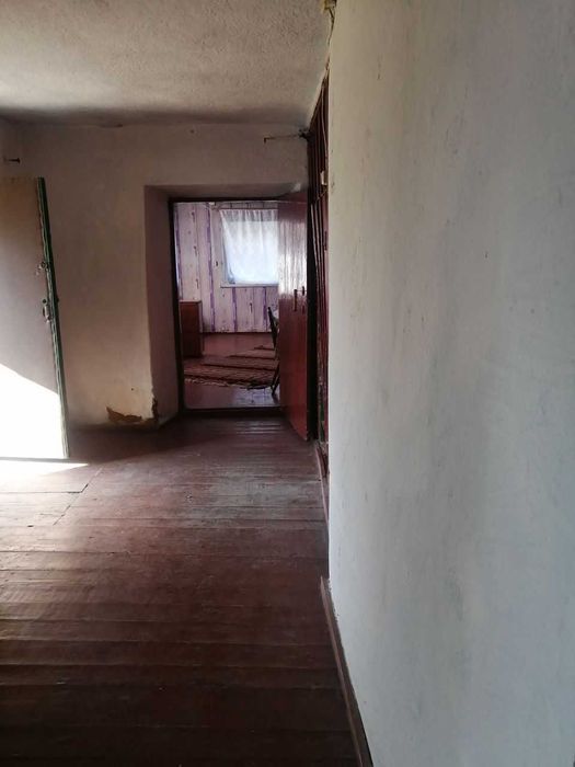 Продам старий будинок з присадибною ділянкою, понад річкою