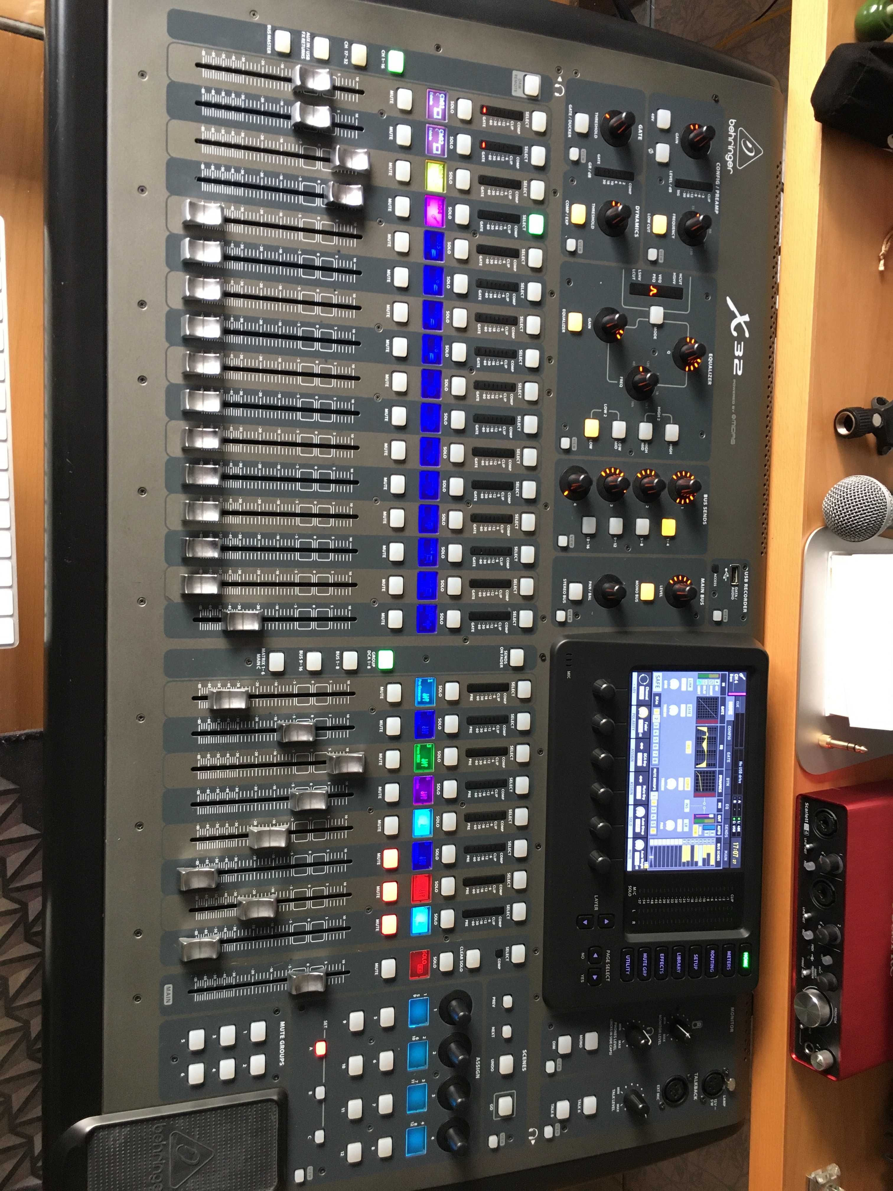 Behringer X32 nunca usada ao vivo EM EXCELENTE ESTADO!!