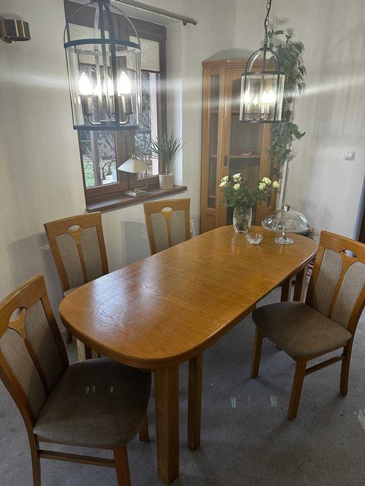 Stół z drewna rozkładany