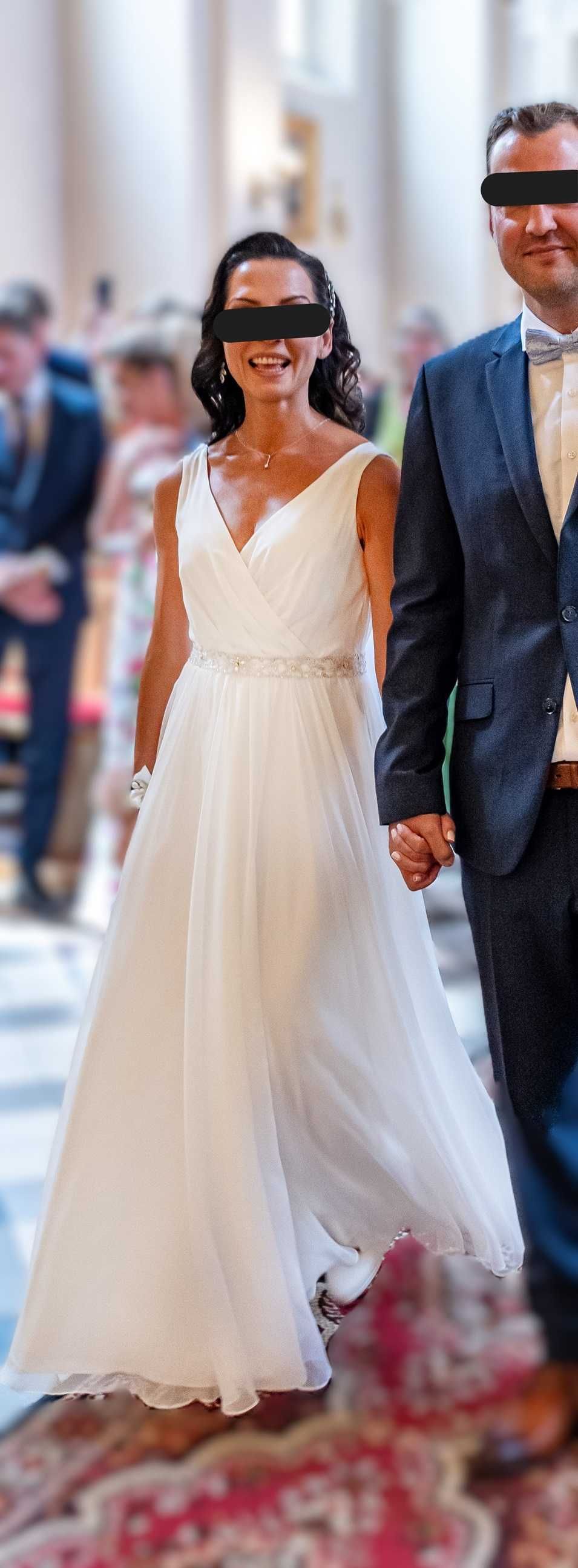 Elegancka suknia ślubna