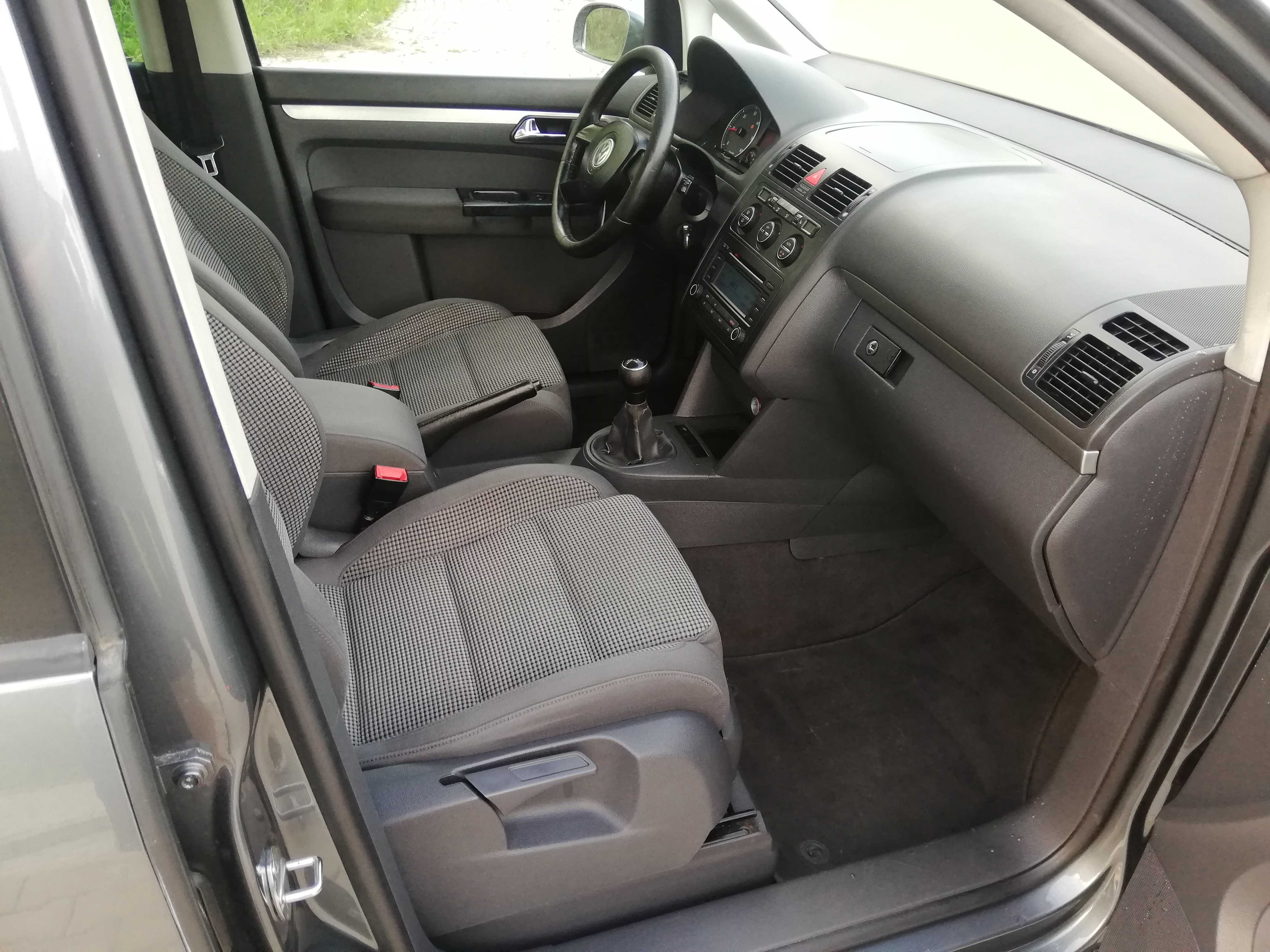 Volkswagen Touran TDI z Niemiec BEZ RDZY Xenon Climatronic Szyberdach