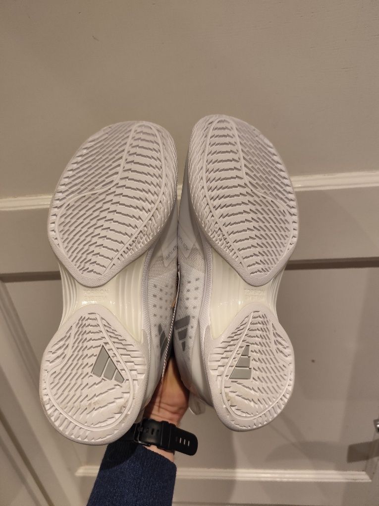 Buty Adidas Avacourt Nowe z metką. Buty do tenisa
Rozmiar 39 1/3