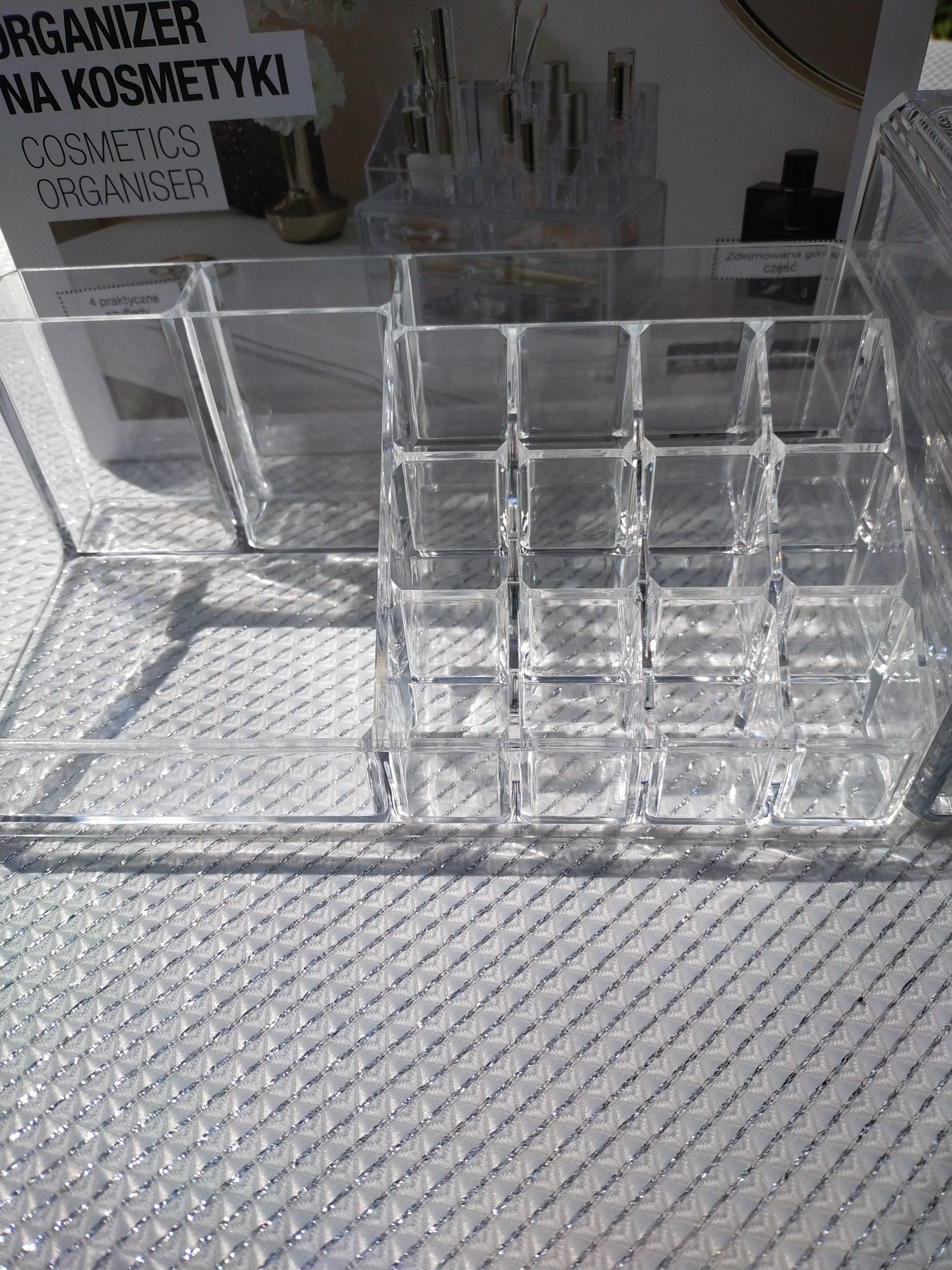 NOWY organizer na kosmetyki.