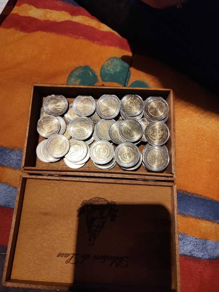 Moedas de 2 euros não circuladas/circuladas