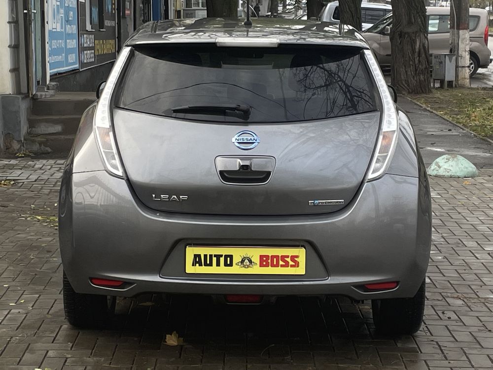 Продам Nissan Leaf