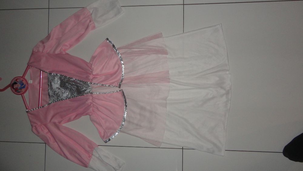 Strój karnawałowy Księzniczka, tancerka roz. 122-128 cm