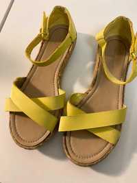 żółte sandałki dla dziewczynki roz. 34 ZARA