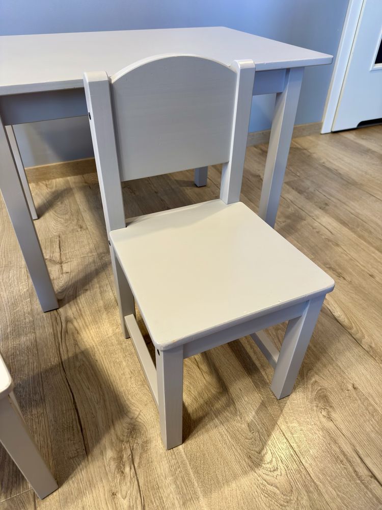 Stolik dziecięcy i 2 krzesełka Ikea SUNDVIK