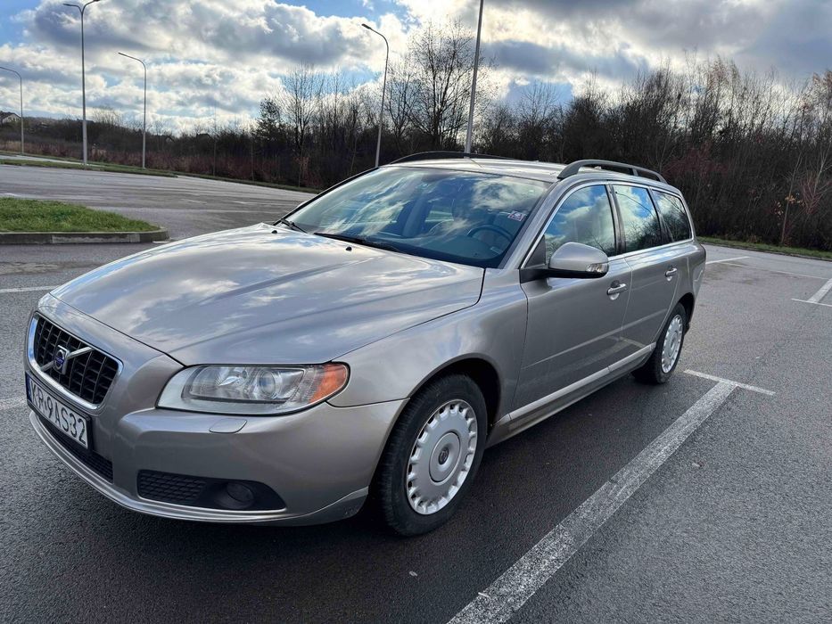 Volvo V70 Zadbany, wersja Momentum, D5, gratis koła letnie