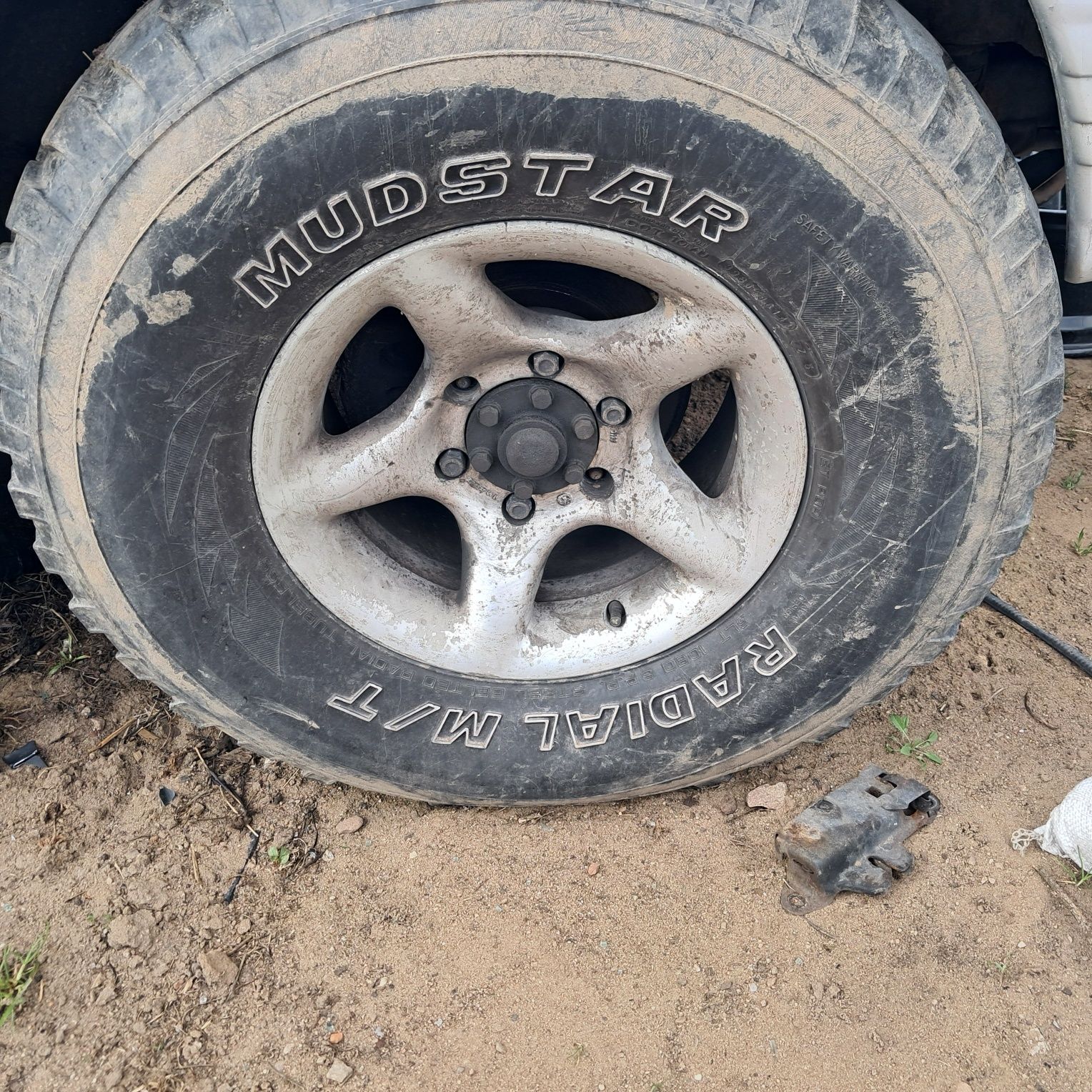Alufelgi z oponami Mitsubishi Pajero
