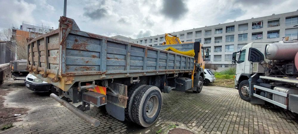 Venda de Camião Renault HC 270 com Grua – Excelente Oportunidade