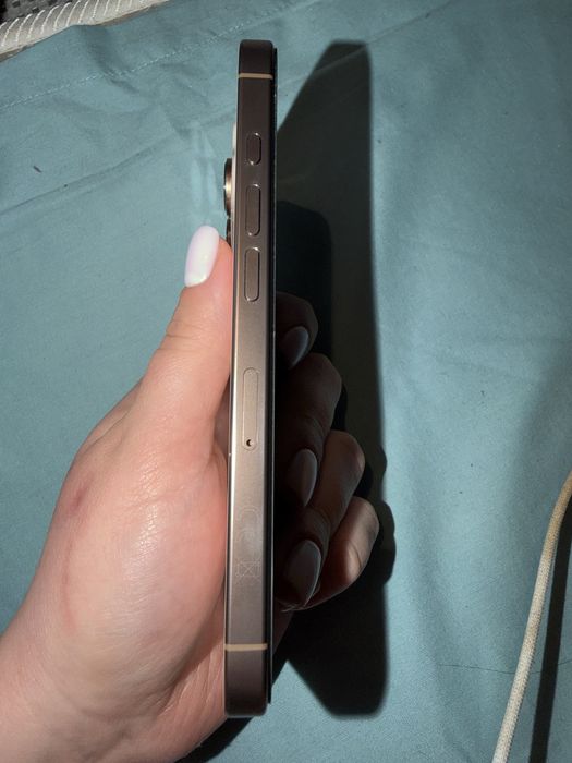 iPhone 16 pro 256 Desert Titanium сим карта физическая
