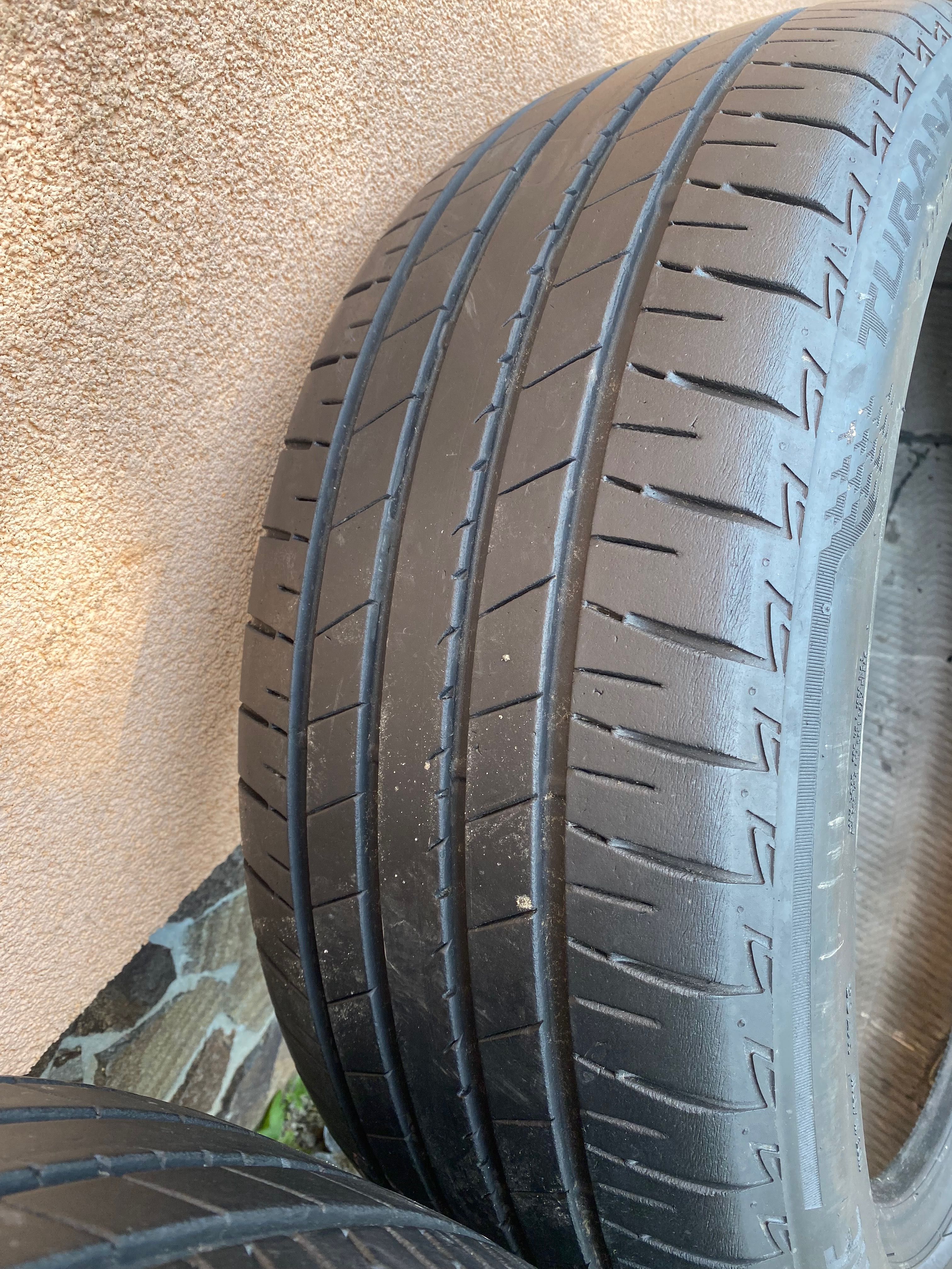 Шини на авто, резина, скати 225/45R19 Відмінний стан