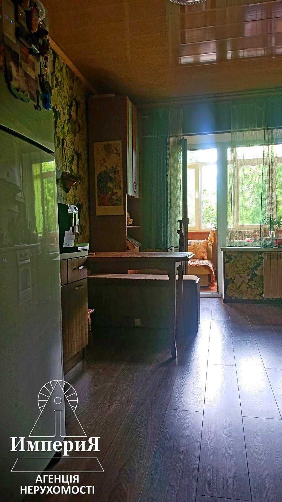 Продам 3-Х с ремонтом мебелью и техникой в элитном доме на Вокзальной.