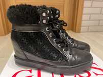 Guess Sneakersy na koturnie ocieplane