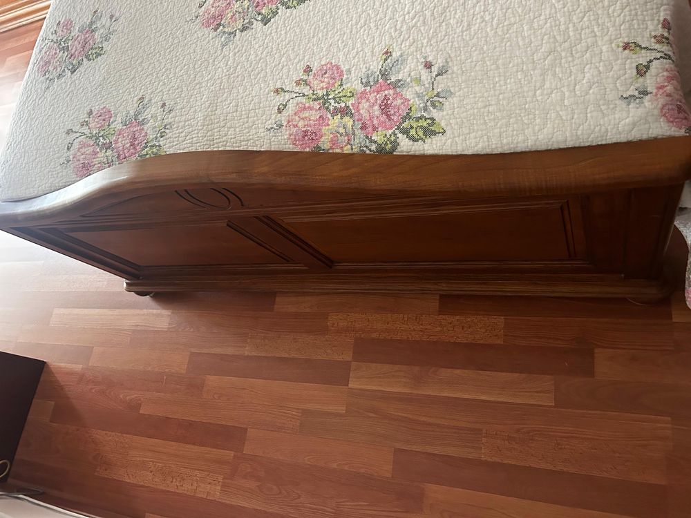 Cama Madeira Usada