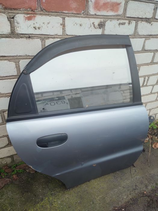 Дверь задняя правая ланос lanos daewoo.Вєтровик