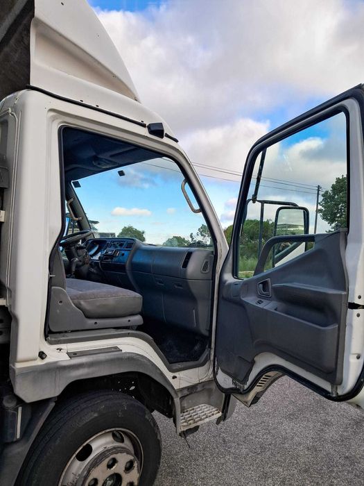 Mitsubishi Canter - HD -7 500 KG com plataforma- 143 cv