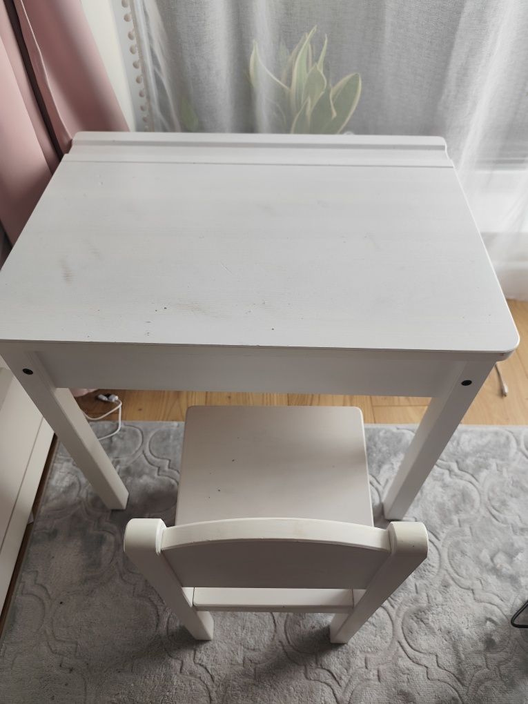 Biurko z krzesełkiem Sundvik IKEA